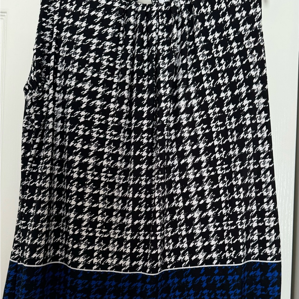 1x sleeveless blouse